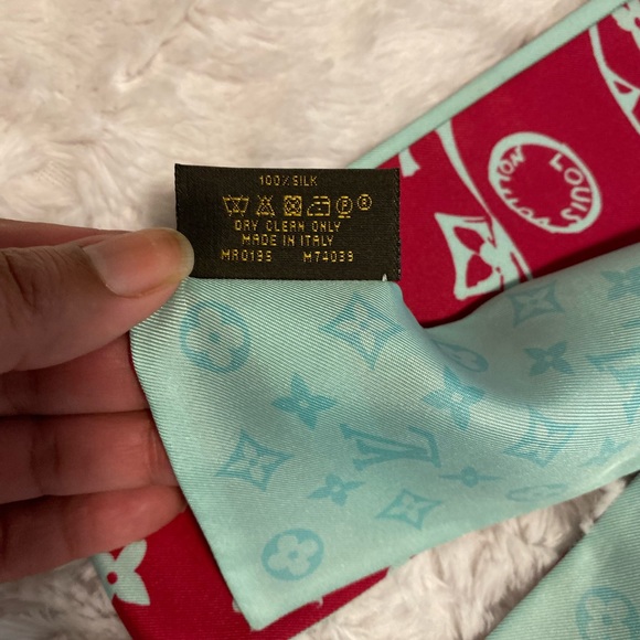 SALE❗️Like New Authentic Louis Vuitton Bandeau❗️ - Picture 4 of 4